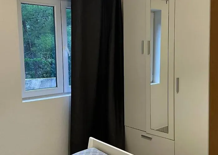 Bah Basina Lägenhet Vrboska